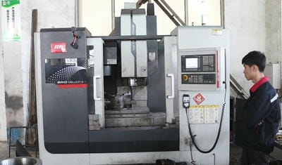 CNC center making the corrugated roller